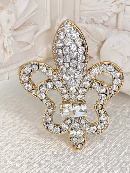 Pue'em Pins Jewelry - NEW Fleurs-de-lis Pin